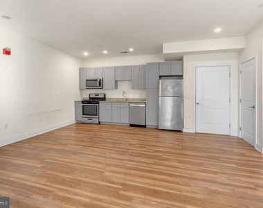 2411 Kensington Avenue - Photo Thumbnail 4