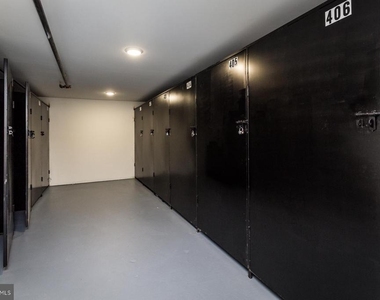 2411 Kensington Avenue - Photo Thumbnail 37