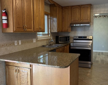 4101 Rolling Meadow Lane - Photo Thumbnail 9