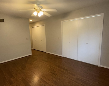 741 Woods Court - Photo Thumbnail 10