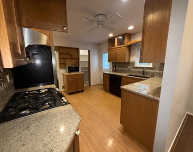 741 Woods Court - Photo Thumbnail 5