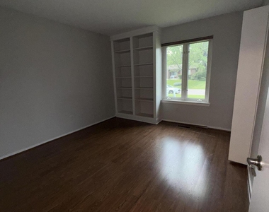 741 Woods Court - Photo Thumbnail 15