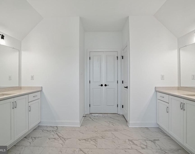 409 Longview Drive - Photo Thumbnail 29