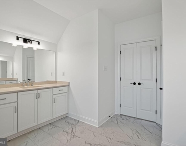 409 Longview Drive - Photo Thumbnail 31