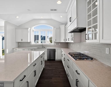 409 Longview Drive - Photo Thumbnail 21