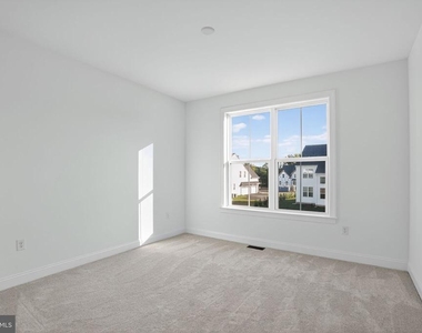 409 Longview Drive - Photo Thumbnail 24