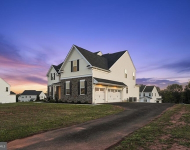 409 Longview Drive - Photo Thumbnail 45