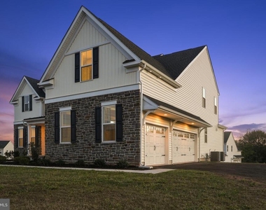 409 Longview Drive - Photo Thumbnail 5