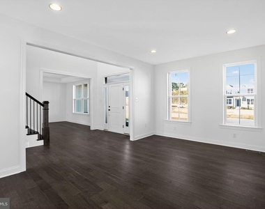 409 Longview Drive - Photo Thumbnail 8