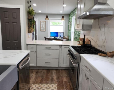 227 West Street - Photo Thumbnail 12