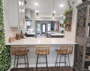 227 West Street - Photo Thumbnail 10