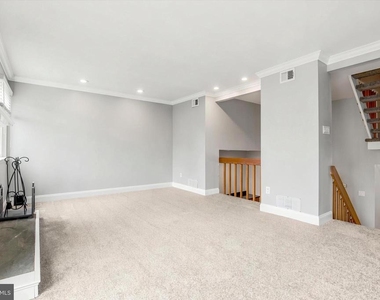 804 Bismark Way - Photo Thumbnail 15