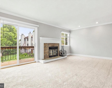 804 Bismark Way - Photo Thumbnail 14