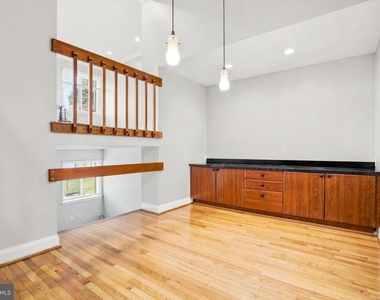 804 Bismark Way - Photo Thumbnail 8