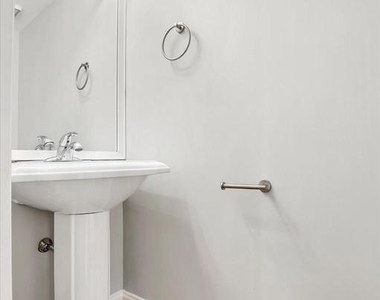 804 Bismark Way - Photo Thumbnail 28