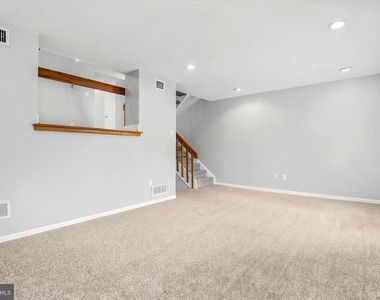 804 Bismark Way - Photo Thumbnail 13
