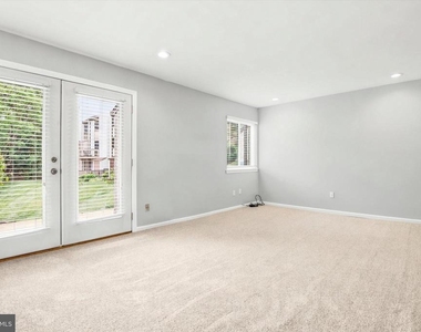 804 Bismark Way - Photo Thumbnail 11