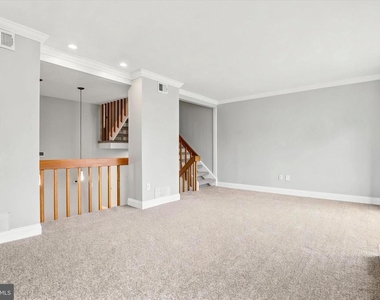 804 Bismark Way - Photo Thumbnail 16