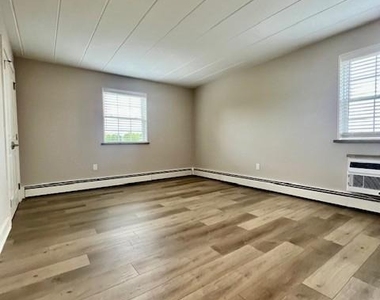 100 Windermere Avenue - Photo Thumbnail 6