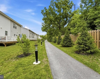 59 Four Leaf Drive - Photo Thumbnail 23