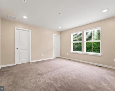 59 Four Leaf Drive - Photo Thumbnail 9