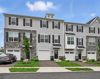 825 Pecan Road - Photo Thumbnail 1