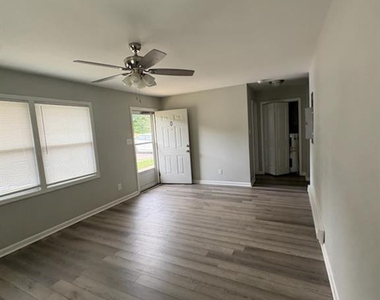 1051 Rulnick Street - Photo Thumbnail 3