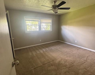 3210 Tallywood Drive - Photo Thumbnail 5