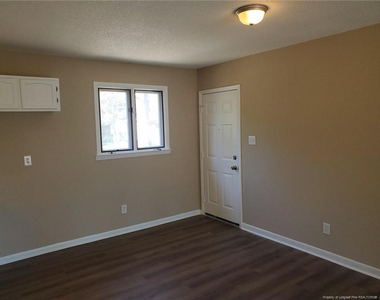 300 Rodie Avenue - Photo Thumbnail 3