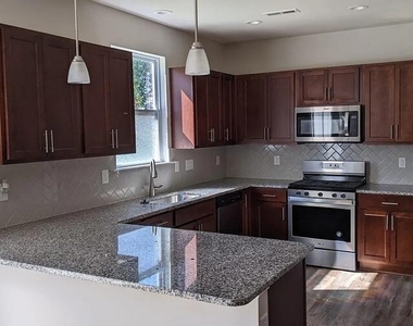108 Mallard Loop Drive - Photo Thumbnail 3