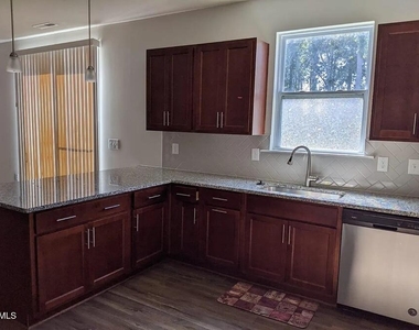 108 Mallard Loop Drive - Photo Thumbnail 5