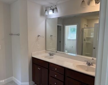 108 Mallard Loop Drive - Photo Thumbnail 9