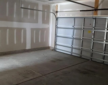 108 Mallard Loop Drive - Photo Thumbnail 7