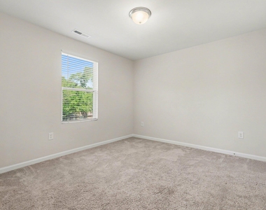 653 Rawls Drive - Photo Thumbnail 11