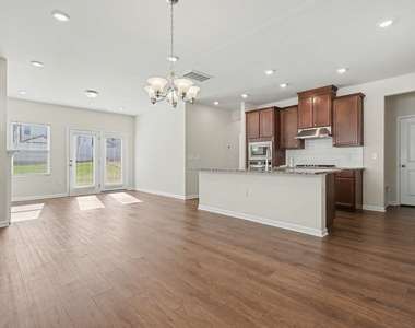 653 Rawls Drive - Photo Thumbnail 4