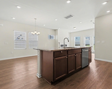 653 Rawls Drive - Photo Thumbnail 6