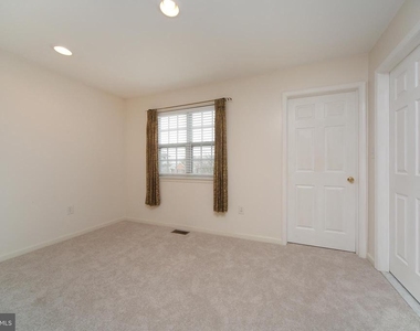 46 Hoover Avenue - Photo Thumbnail 11