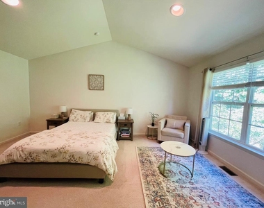 46 Hoover Avenue - Photo Thumbnail 29
