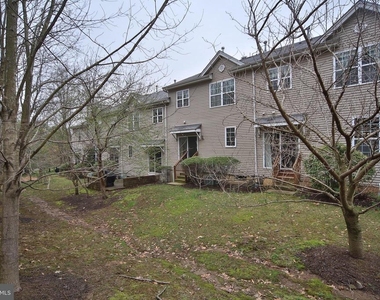 46 Hoover Avenue - Photo Thumbnail 25