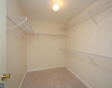 46 Hoover Avenue - Photo Thumbnail 18