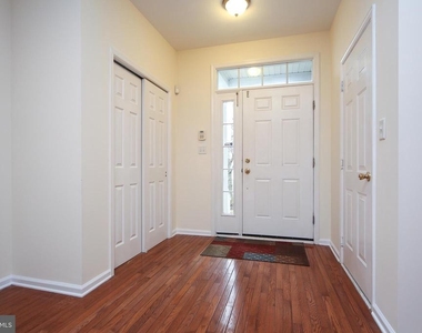 46 Hoover Avenue - Photo Thumbnail 2
