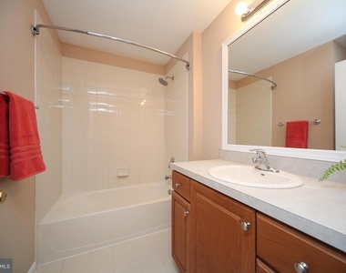 46 Hoover Avenue - Photo Thumbnail 14