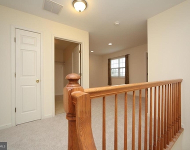 46 Hoover Avenue - Photo Thumbnail 10