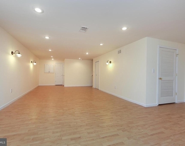46 Hoover Avenue - Photo Thumbnail 22