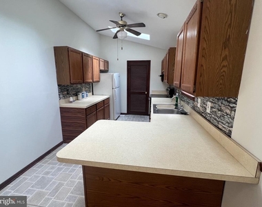 125 Lower Shore Road - Photo Thumbnail 22