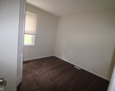 32 Pin Oak Lane - Photo Thumbnail 7