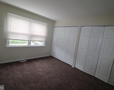 32 Pin Oak Lane - Photo Thumbnail 2