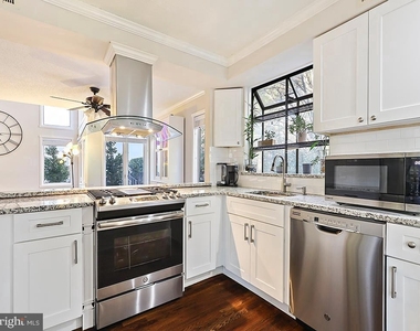 540 Sayre Drive - Photo Thumbnail 4