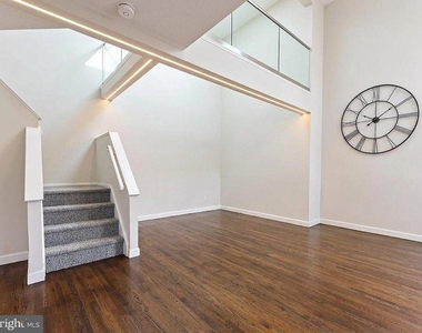 540 Sayre Drive - Photo Thumbnail 3