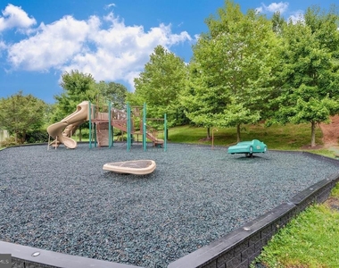 540 Sayre Drive - Photo Thumbnail 17